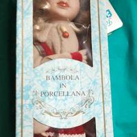 Bambola in porcellana
