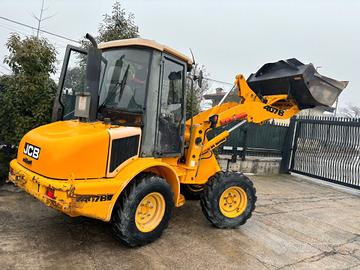 P137 Pala gommata JCB 407 B