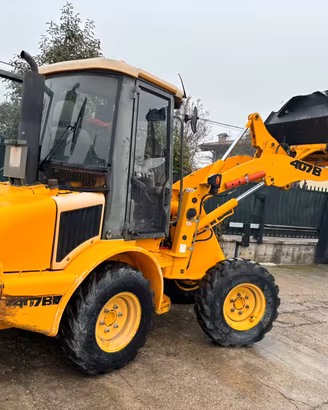 P137 Pala gommata JCB 407 B