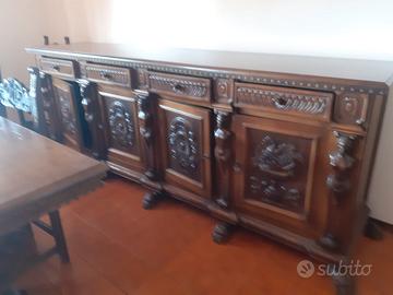 credenza e vetrina