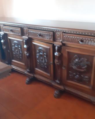 credenza e vetrina