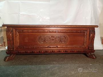 cassapanca antica in legno stile revival
