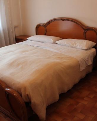 Camera da letto completa in stile classico