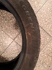 4 Copertoni estivi e 2 invernali da Kia xceed