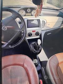 lancia y 1.2 a benzina