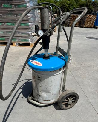 Ingrassatore pneumatico aria