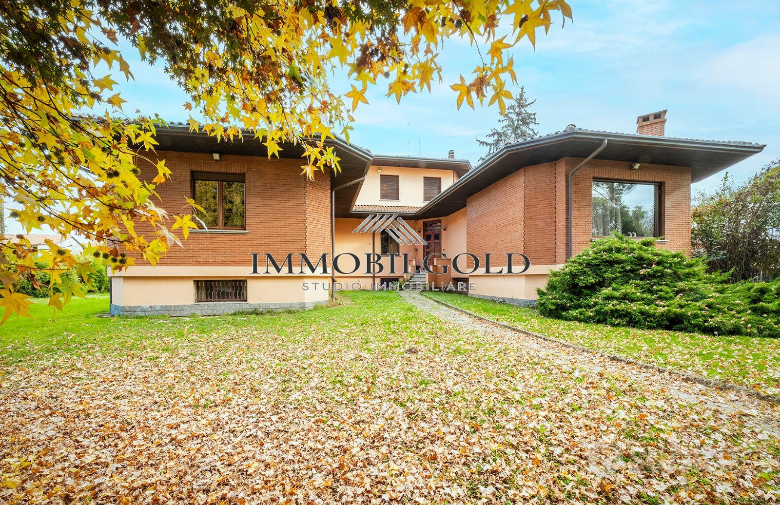 Ampia villa singola con giardino di circa 4.500 mq - Vista 3