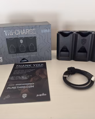 Caricabatterie e lettore schede JUPIO TRI-CHARGE
