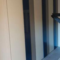 Armadio in legno a 6 ante battenti