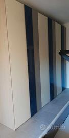 Armadio in legno a 6 ante battenti