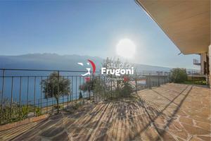 APPARTAMENTO BILOCALE CON SPLENDIDA VISTA LAGO