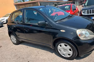 Toyota Yaris 1.0i 16V cat 5 porte Sol