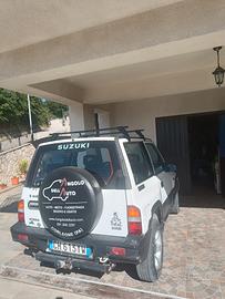 Fuoristrada Suzuki Vitara 2000 HD anno 2003