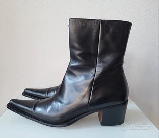 Stivaletto in pelle nero