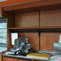 Attrezzature e allestimento negozio o supermercato