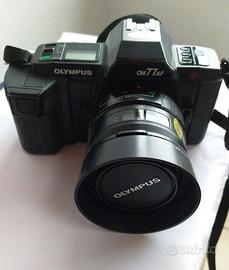 Macchina fotografica Olympus OM 77AF con  70/300