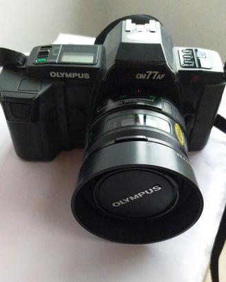 Macchina fotografica Olympus OM 77AF con  70/300