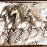 Cavalli al galoppo argento