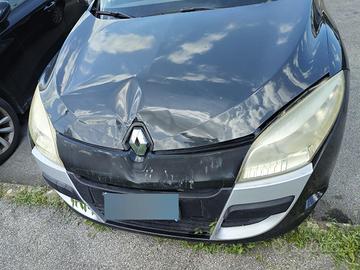 Megane Coupé 2009 incidentata