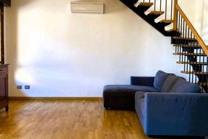 Appartamento di 150 m² con 4 locali e box auto a R