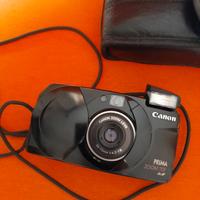 macchina fotografica Canon con custodia e pile