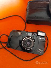 macchina fotografica Canon con custodia e pile