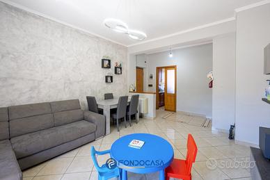 Colleferro: appartamento con doppio balcone