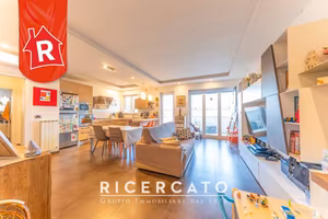 Appartamento di 150 m² con 4 locali e box auto a L