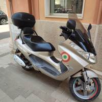 Piaggio X8 200