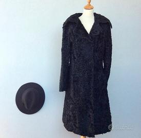 Pelliccia nera artigianale