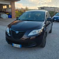 Lancia Ypsilon 1.2 69 CV 5 porte S&S Silver