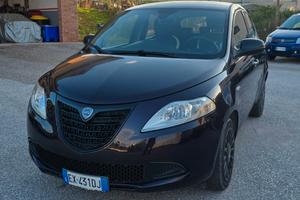 Lancia Ypsilon 1.2 69 CV 5 porte S&S Silver