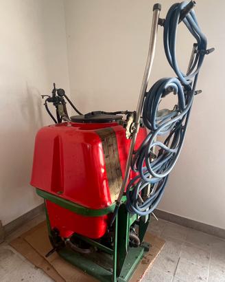 Botte irroratrice Baiardi da 200 litri.