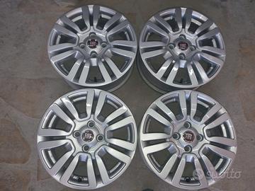 Cerchi in lega da 15 pollici per Fiat grande punto