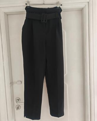 Pantaloni neri con cintura Pimkie