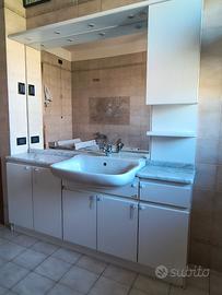 mobile bagno/specchio  usato prezzo simbolico.