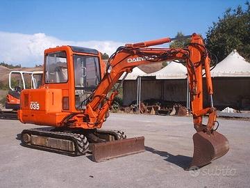 Miniescavatore usato DAEWOO Solar 035
