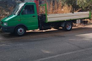 Iveco daily 35.10 con gru