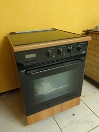 cucina a metano piano in vetroceramica 