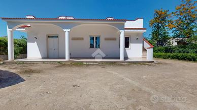 VILLA SINGOLA A FRANCAVILLA FONTANA