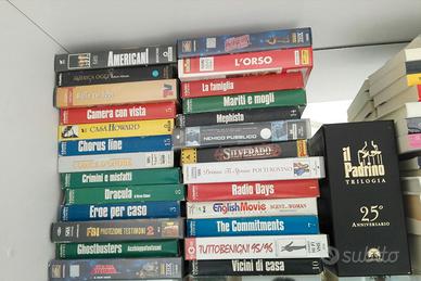 Videocassette VHS originali con relativa custodia