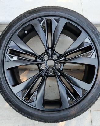 Cerchi e gomme Jaguar originali Double Helix 22"