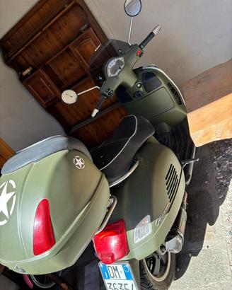 Vespa 300 gts