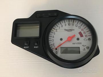 Contakm triumph daytona 600 2003