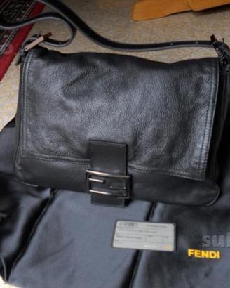 Borsa Fendi originale in pelle nera nuova