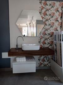 Composizione bagno con specchio retroilluminato