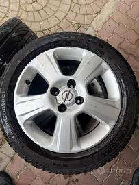 Gomme e cerchi.