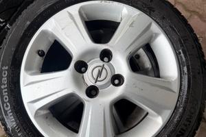 Gomme e cerchi.