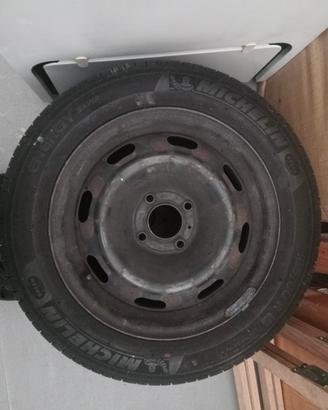 cerchi con gomme per Citroen C3