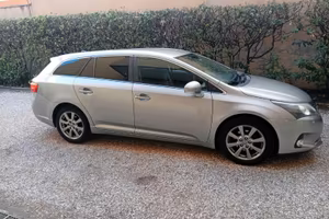Toyota Avensis Wagon 2.0 D-4D (2013)